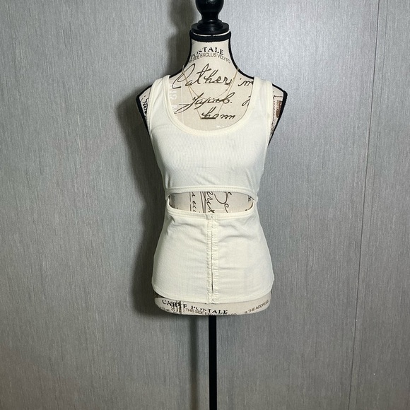Zara Cream Sleeveless Cutout Top Size Medium - Picture 9 of 9